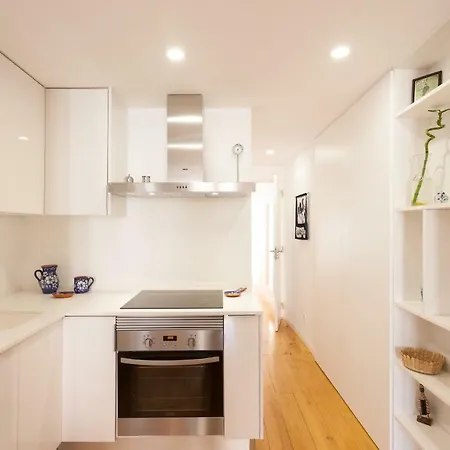 Moniz Blue One-bedroom - By Lu Holidays *